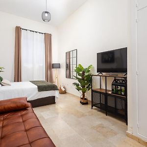 Central Studio Apartment
